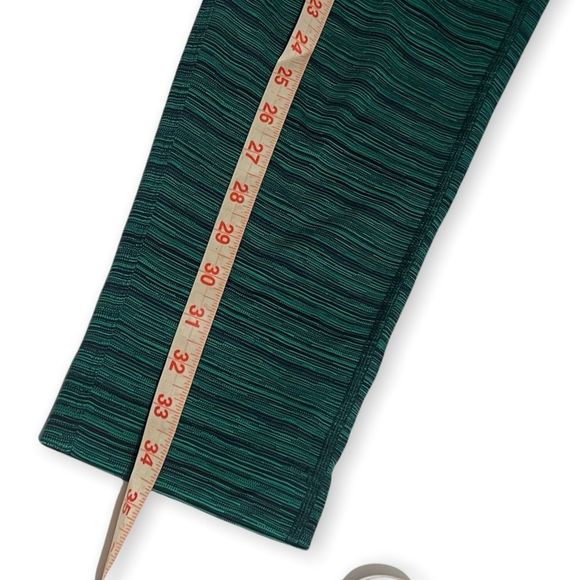 lululemon Jet Crops Slim *Luxtreme Size 6 in Cyber Jungle Hero Blue - Picture 5 of 6